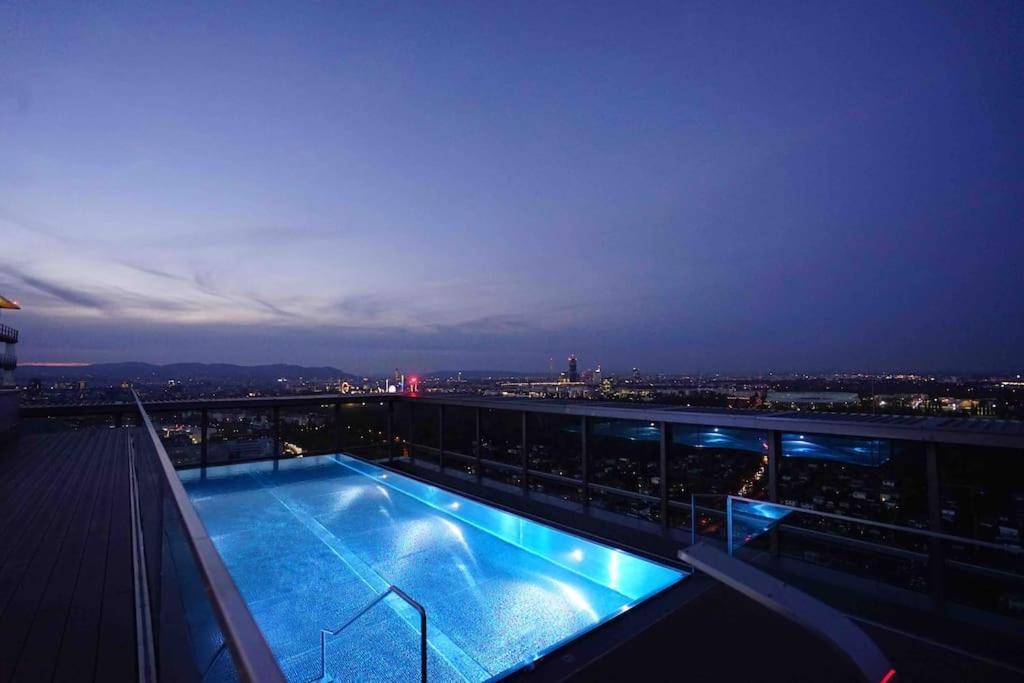 The High-Rise Condo With Pool Vienna Esterno foto