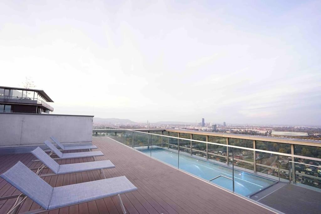 The High-Rise Condo With Pool Vienna Esterno foto