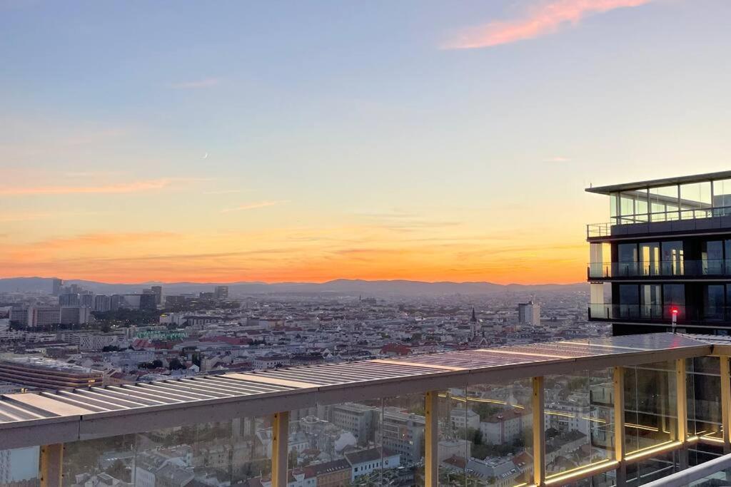 The High-Rise Condo With Pool Vienna Esterno foto